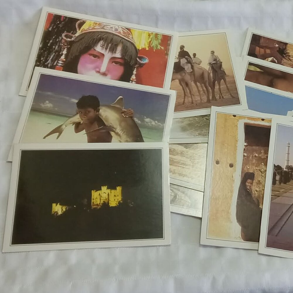 Set of 20 vintage postcards featuring famous places around the world